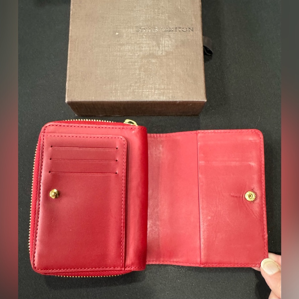 ❤️ Louis Vuitton Vernis Pomme d’Amour Zippy Wallet - Picture 6 of 9